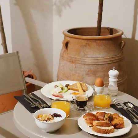 Vasi Hotel 3*